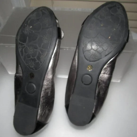 Liz & Co Cap-Toe Buckle Leather Ballet Flats Size 7.5M | Metallic Chic Feminine - Picture 7 of 8